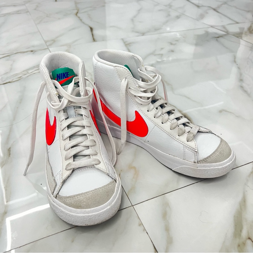 Nike Blazers mid white, turquoise and pink
